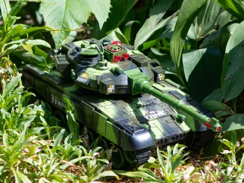 RC War Tank 9993 Remote Control Tank 2.4 GHz, Forest Camouflage