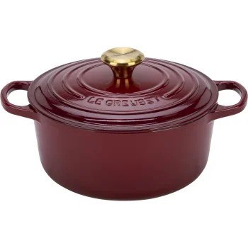 Le Creuset Signature Round Cast Iron Casserole 24 cm Garnet