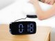 Elektroniskais modinātājs ar vibrācijas paliktni un LED displeju, melns