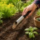 Garden Scoop for Seeds and Fertilizer, 22.5 cm