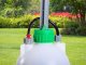 Hand pressure garden sprayer 8L with shoulder strap, green-white