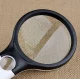 Izoxis 22670 LED-Illuminated Magnifying Glass