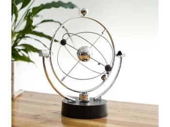 3D Metallic Magnetic Newton's Cradle Pendulum Souvenir for Office and Home "Solar System"
