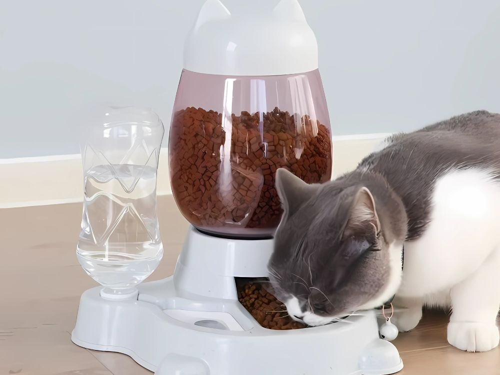 2-in-1 Gravity Pet Feeder and Water Dispenser for Dogs and Cats (2)