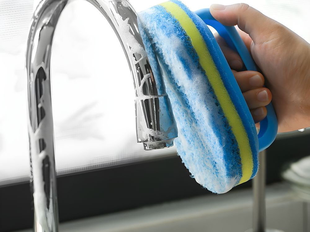 Universal Cleaning Sponge with Handle for Kitchen and Bathroom, Blue (1)
