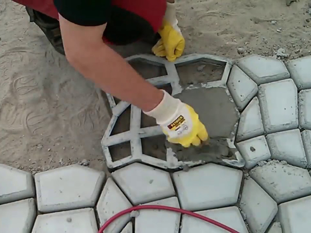 Reusable Concrete Paver Block Mould, DIY Pathway Template, 50x48x4.3 cm (1)