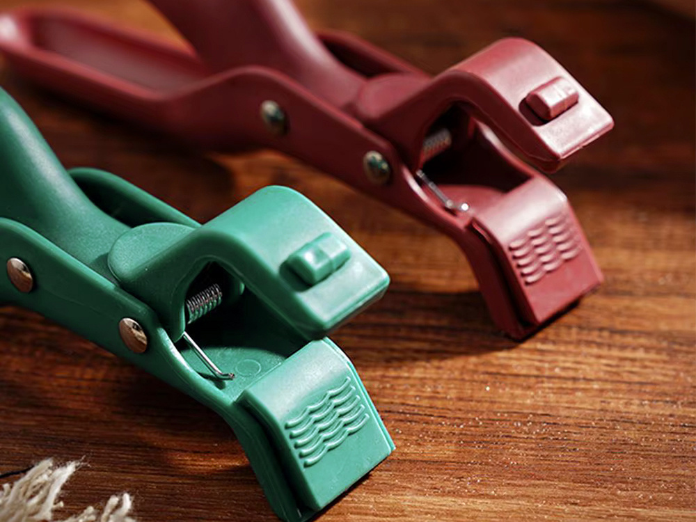 Hot Pot Gripper Tongs for Pots and Bowls, 19 cm (0)