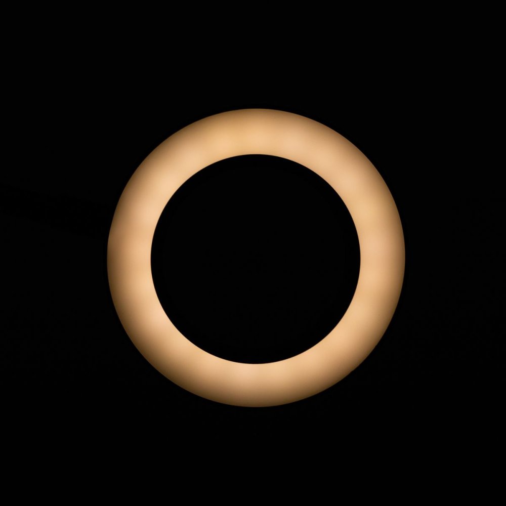 Adjustable Tabletop Clip-On Cosmetic LED USB Lamp with Magnifying Glass Reading Light (1)