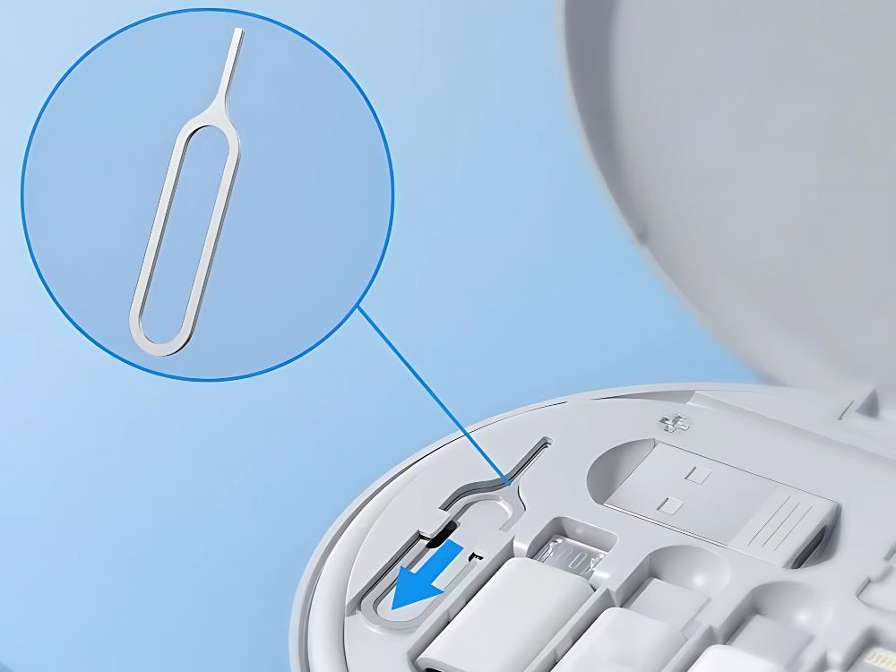 5-in-1 Travel Adapter Kit with Case USB-C, Micro USB, Lightning & SIM Tool (1)