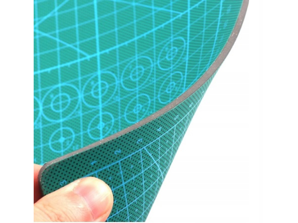 Double-sided self-healing cutting mat A4 for modeling, green (1)