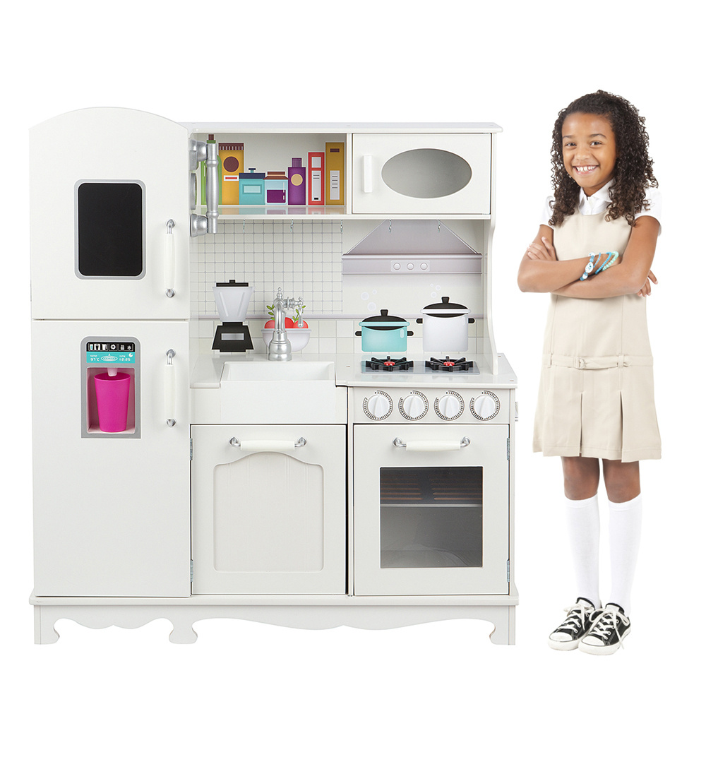 Play kitchens and accessories