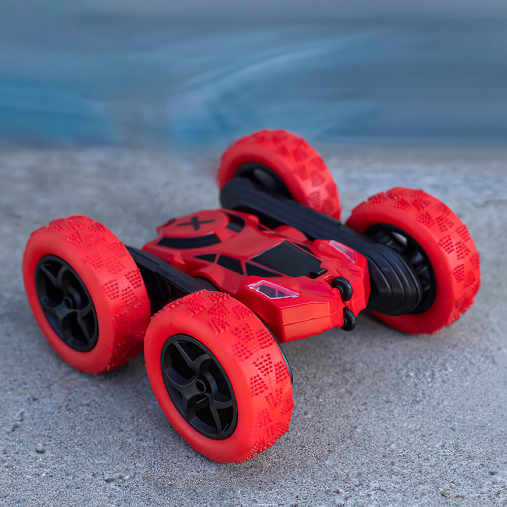 Maxlife MXRC-200 RC Stunt Car 4WD Off-Road Remote Control Vehicle