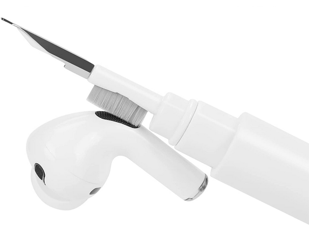 Compact Cleaning Kit for Earphones and Smartphones