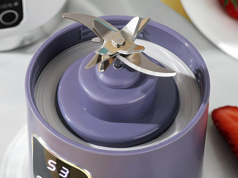 Portable Blender for Smoothies Cordless USB Rechargeable Personal Mini Mixer, purple